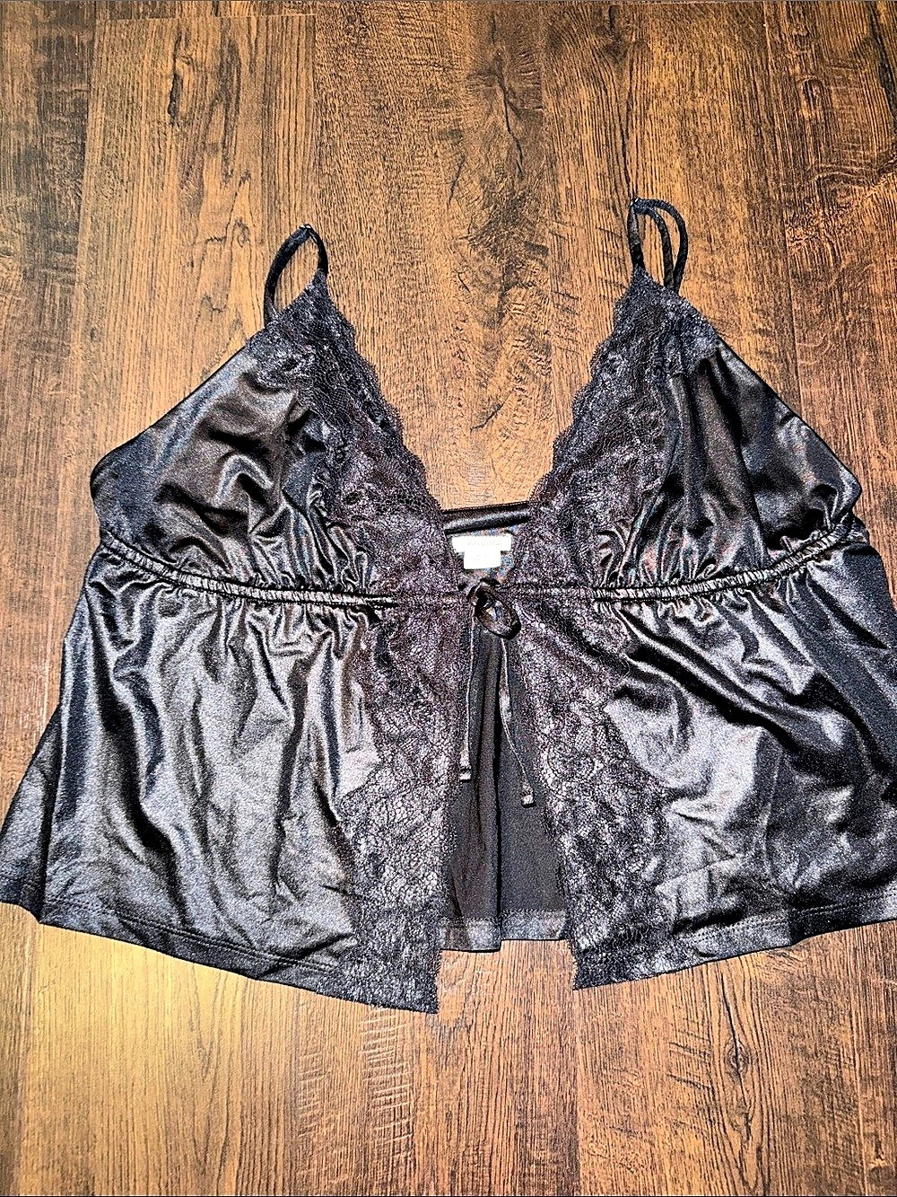 Chic Black Lace-Trim Camisole